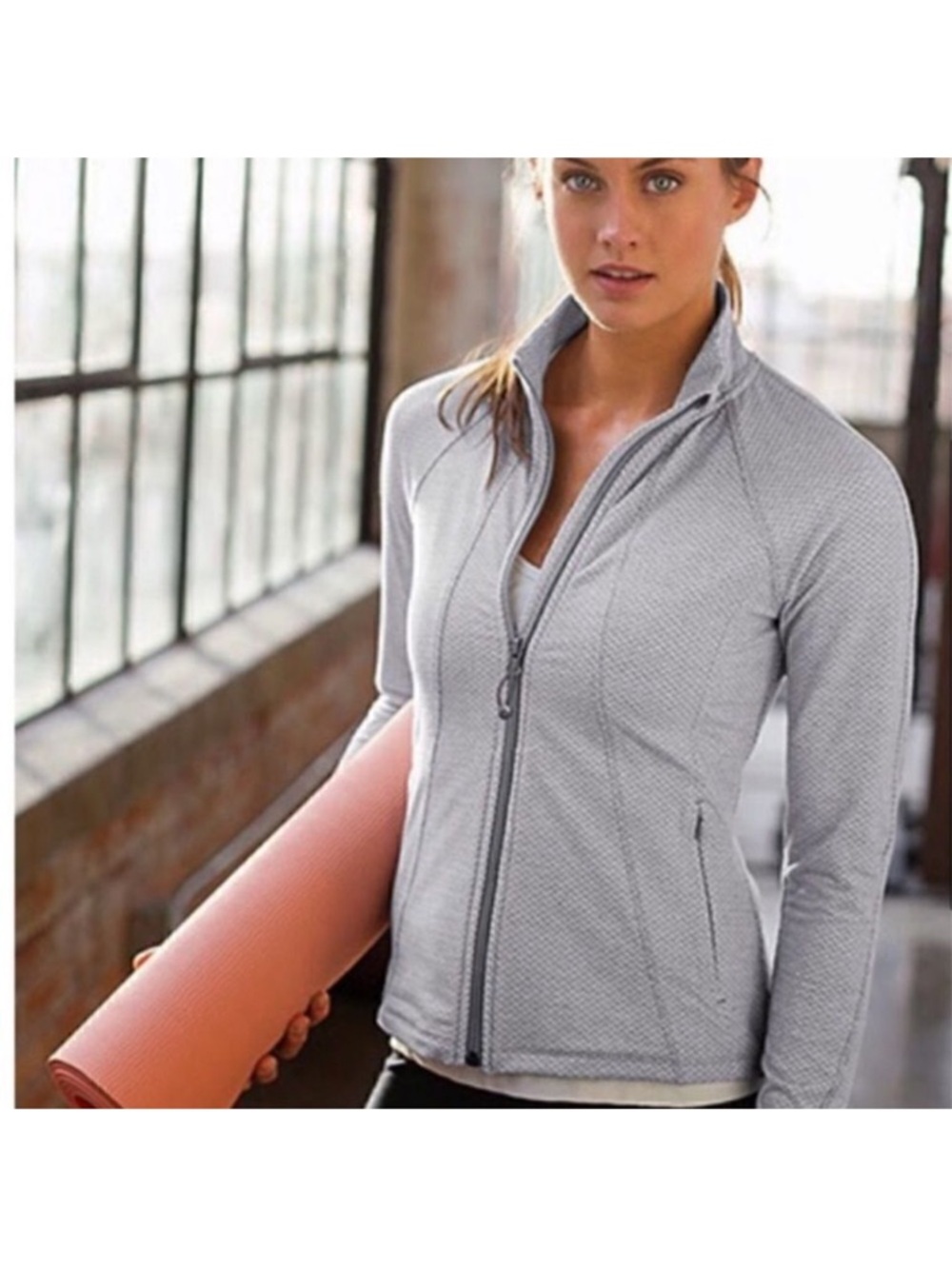 Athleta Herringbone Criss Cross Hope Jacket Mock Neck Full Zip Gray White S / M